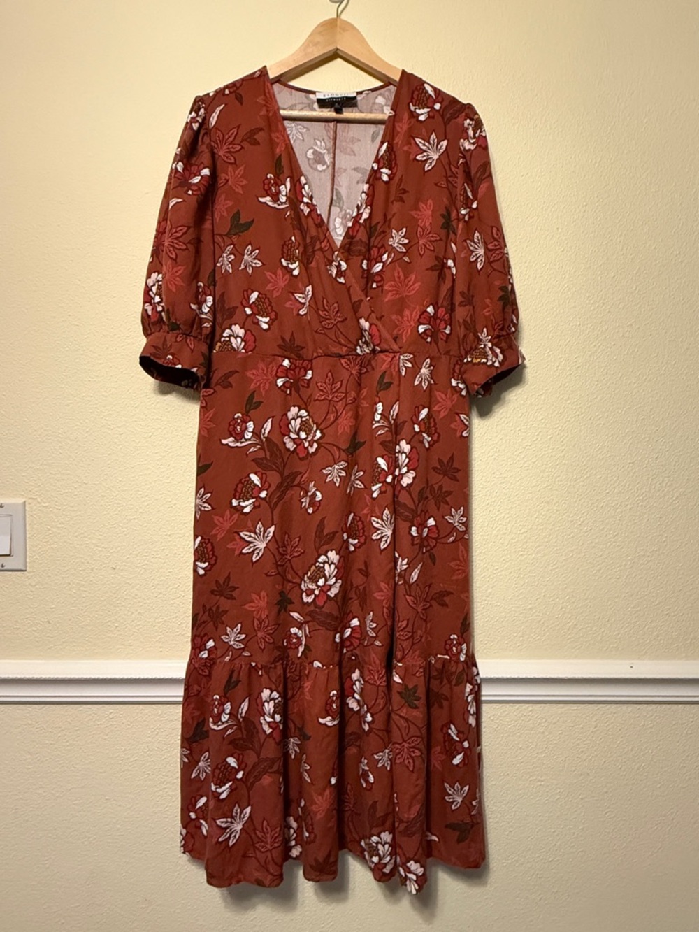 Eloquii Rust Floral V-Neck Midi Dress